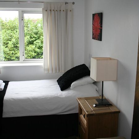 The Leaking Well Bed and Breakfast Dunhampton Eksteriør billede