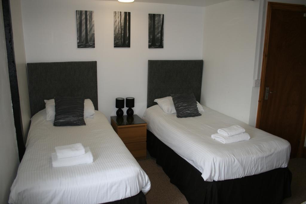 The Leaking Well Bed and Breakfast Dunhampton Eksteriør billede